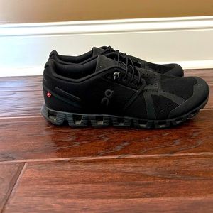 Men’s On Cloud Black Running shoes 8.5